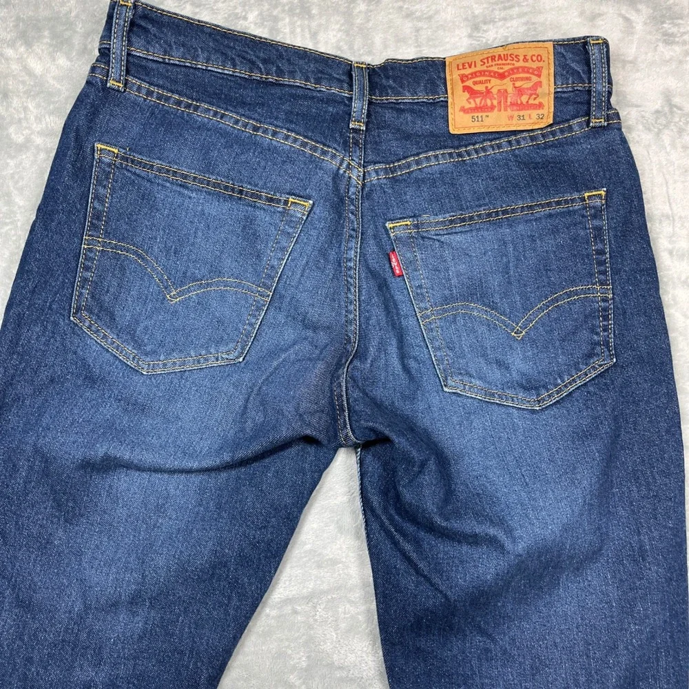 Levis 511 Slim Fit Jeans Mens 31x32 Dark Wash Blue Distressed Ripped